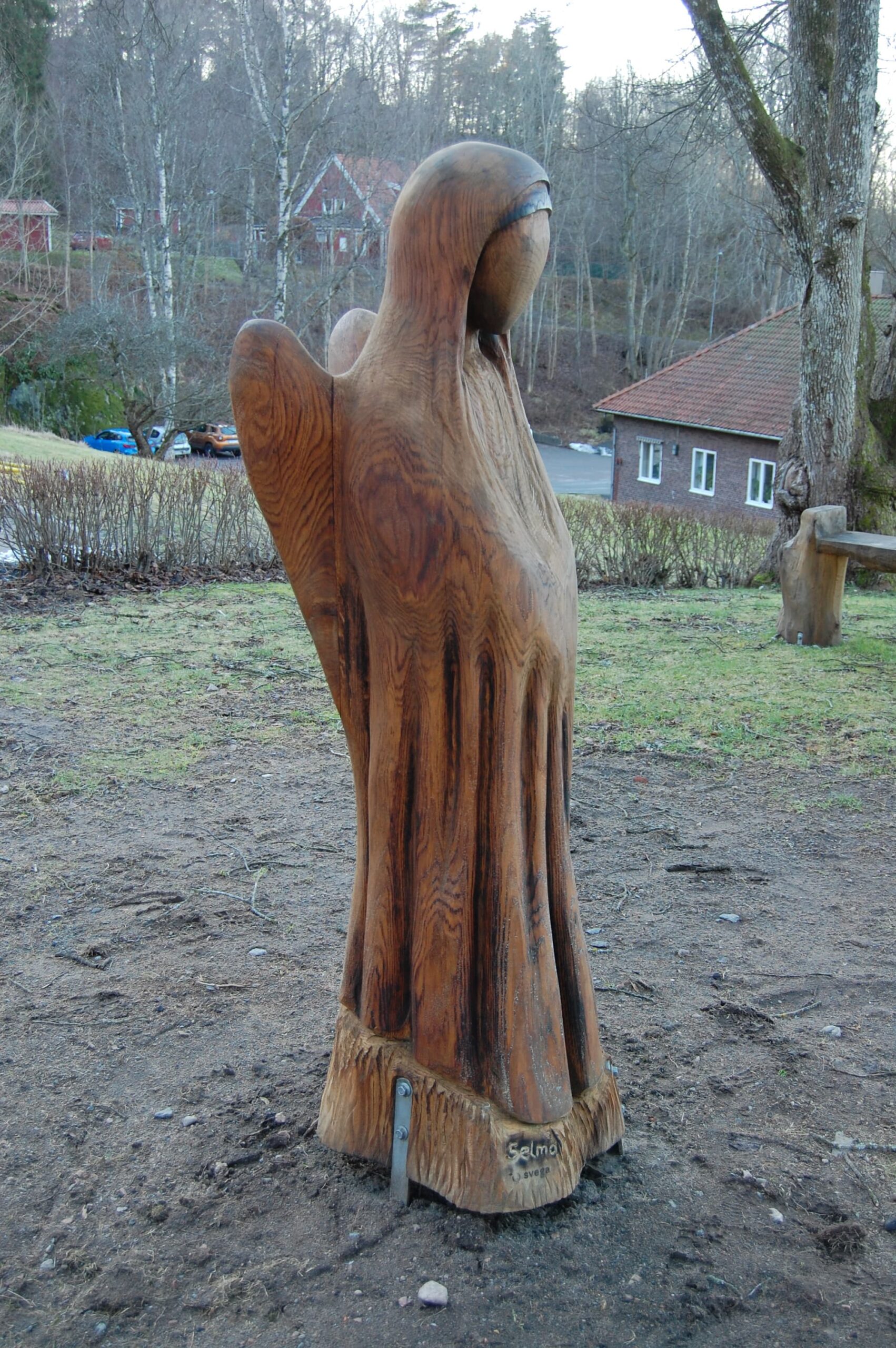 träskulptur ängel